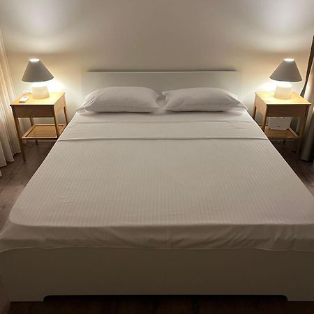 Anna'S Blloku Apartment Tiranë Eksteriør bilde