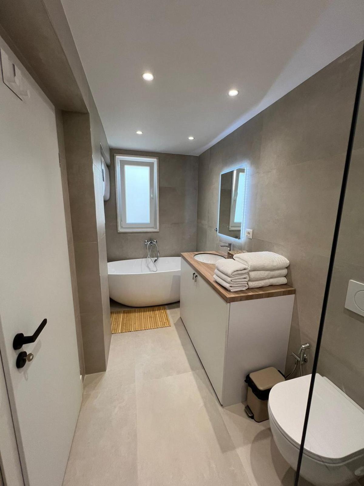 Anna'S Blloku Apartment Tiranë Eksteriør bilde