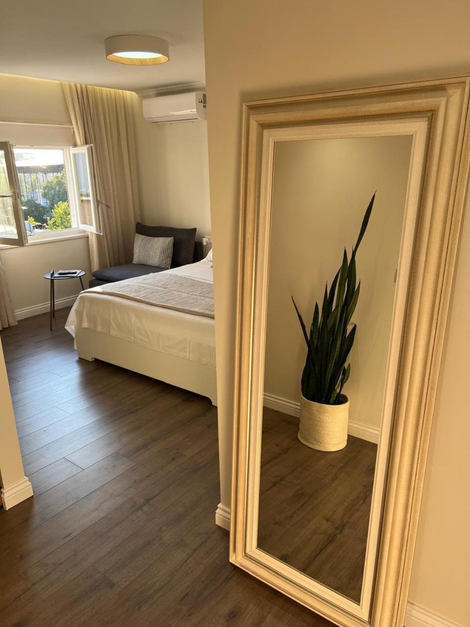 Anna'S Blloku Apartment Tiranë Eksteriør bilde